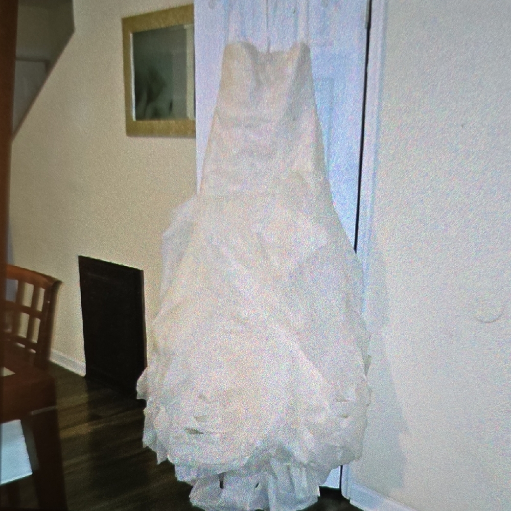 Vera Wang Cream Strapless Dress